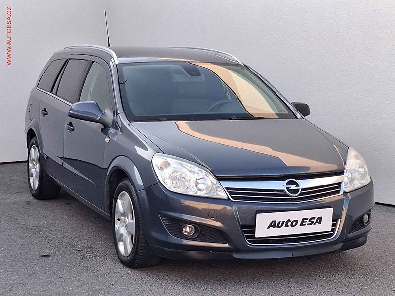Opel Astra (2010) 1.9CDTI, ČR, servis.kniha - fotografie inzerátu