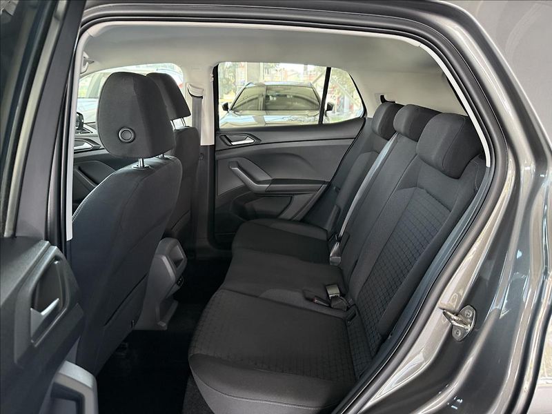 Volkswagen T-Cross 1,0   TSI 81kW,DSG,1.MAJ,SERVI - fotka 25 z 28