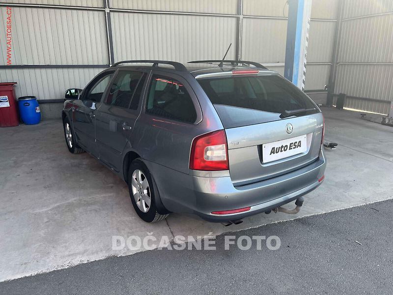 Škoda Octavia (2012) 1.4TSi, 1.maj,ČR, STK7/28 - fotka 2 z 3
