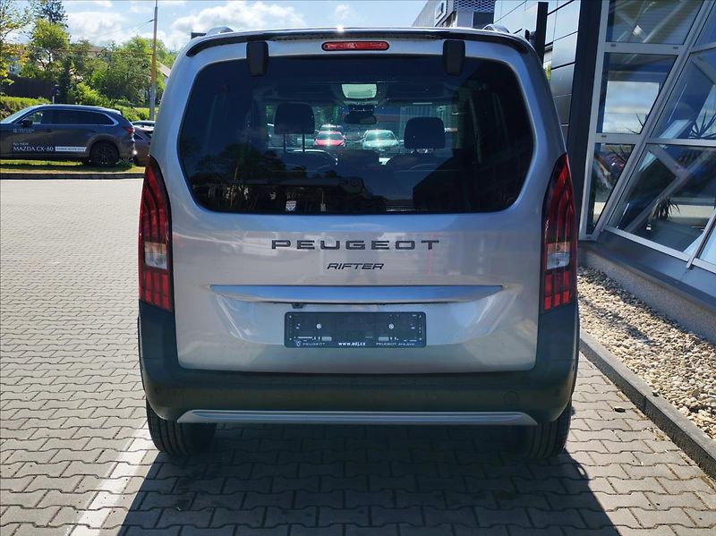 Peugeot Rifter (2026) 1,5 GT BlueHDi 130 S&S EAT8 - fotka 8 z 17