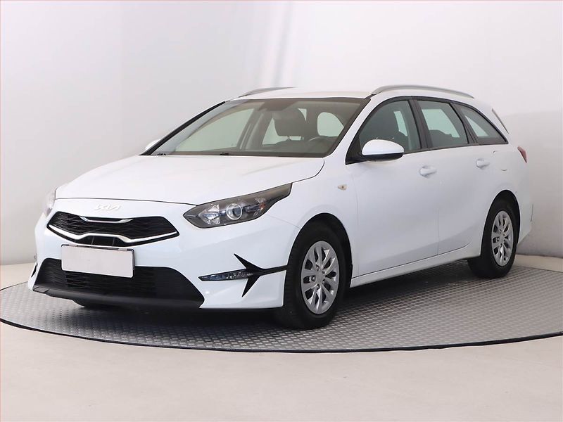 Kia Ceed (2023) 1.5 T-GDI, Serv.kniha - fotka 2 z 18