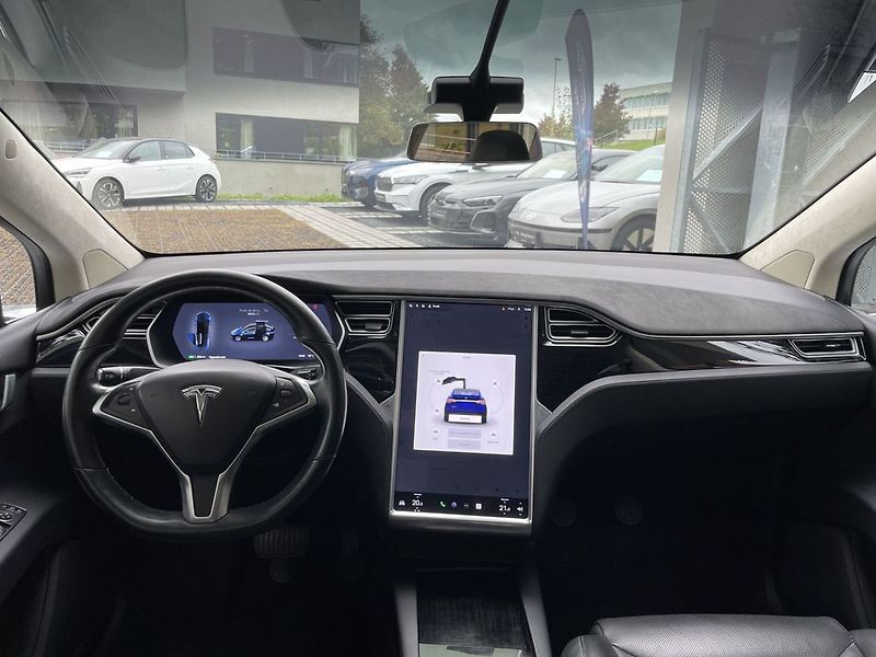 Tesla Model X 90D AWD, 7míst, tažné zařízení - fotka 11 z 43