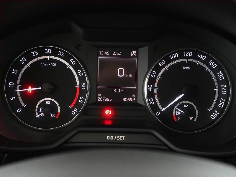 Škoda Octavia (2013) RS 2.0 TDI, Navi, Xenony - fotka 11 z 25