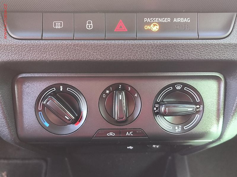 Škoda Fabia (2021) 1.0 TSi, Ambition, park. - fotka 15 z 21