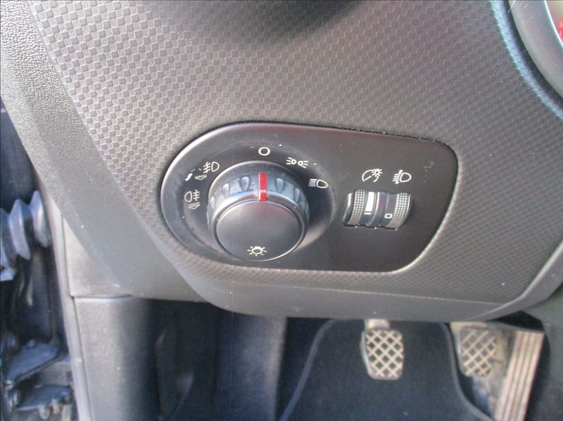 Seat Leon 1,9 TDI FR, aut. klima, 125kw, - fotka 22 z 31