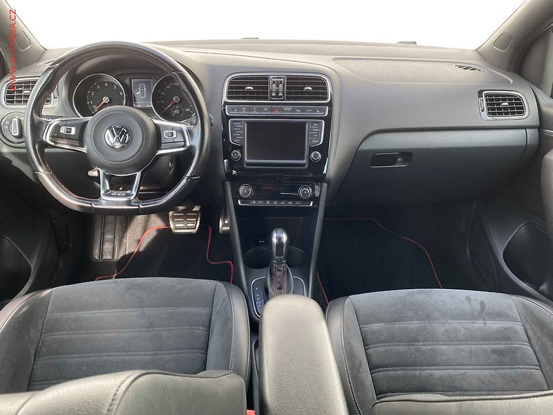 Volkswagen Polo (2015) 1.8 TSi, GTi, DSG, LED, navi - fotka 8 z 18