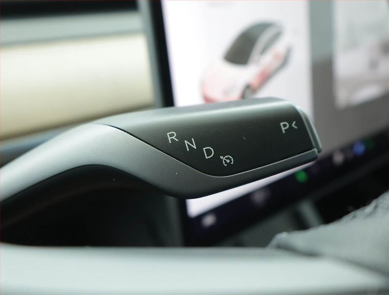 Tesla Model 3 (2021) Std Range Plus LFP, SoH 92% - fotka 13 z 21
