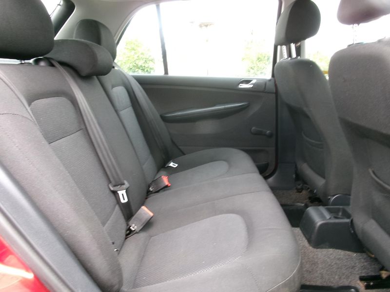 Škoda Fabia (2007) 1,2HTP KLIMA TAŽNÉ ČR - fotka 14 z 24