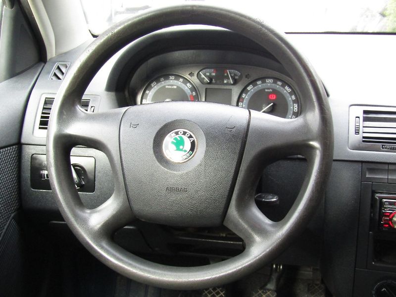 Škoda Fabia (2004) 1.4 TDI 55kW - fotka 15 z 36