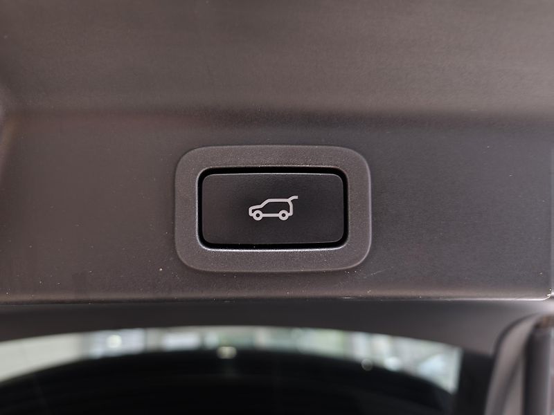 Jaguar F-Pace (2018) 3.0d 221kW S 4x4 AT - fotka 26 z 28
