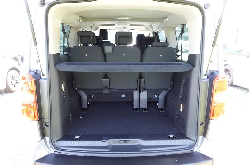 Toyota ProAce Verso 2.0 Diesel 177 - 8 AT Family 8 - fotka 15 z 36