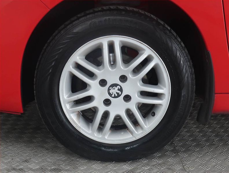Peugeot 207 (2009) 1.4, nová STK, Klima - fotka 14 z 15