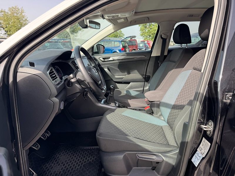 Volkswagen T-Roc (2019) IQ. DRIVE 1,5 TSI 110 KW - fotka 12 z 36