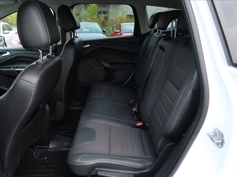 Ford Kuga 1,6 EcoBoost,110kW,NovéČR,tažn - fotka 16 z 23