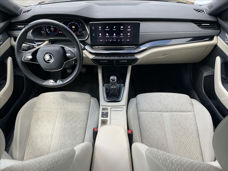 Škoda Octavia 2,0 TDI Combi Style LED+PDC - fotka 6 z 25