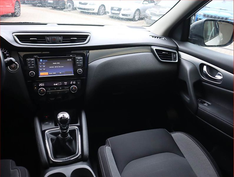 Nissan Qashqai (2018) Tekna 1.2 DIG-T, Serv.kniha - fotka 8 z 22