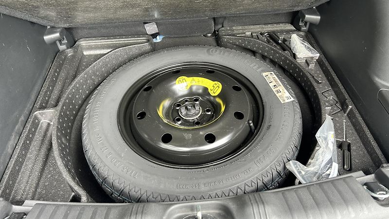 Jeep Compass 1.3T 130k Night Eagle  - fotka 16 z 16