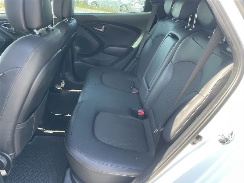 Hyundai ix35 2,0 CRDi 100kw 4x4 Tažné Kůže - fotka 8 z 41