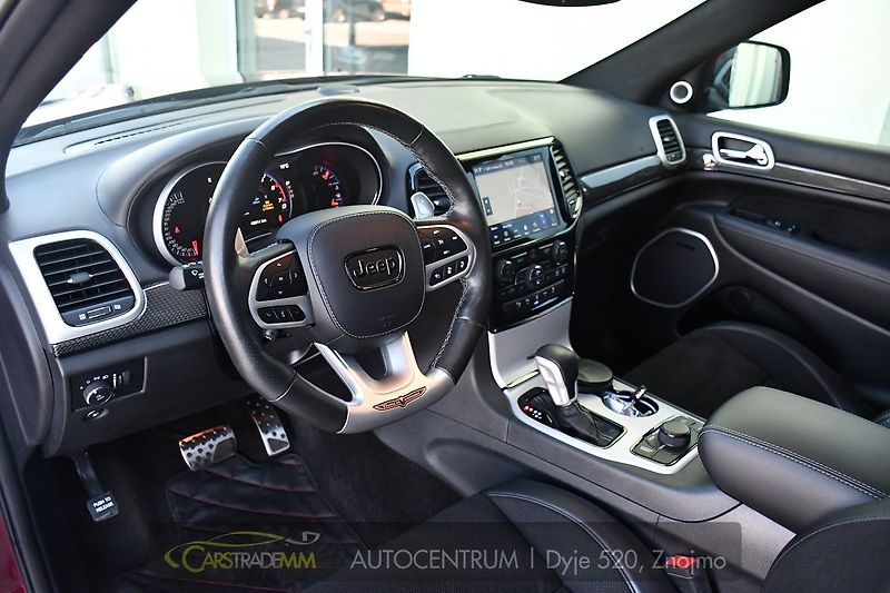 Jeep Grand Cherokee 6.2 V8 TRACKHAWK ČR 1M - fotka 12 z 49