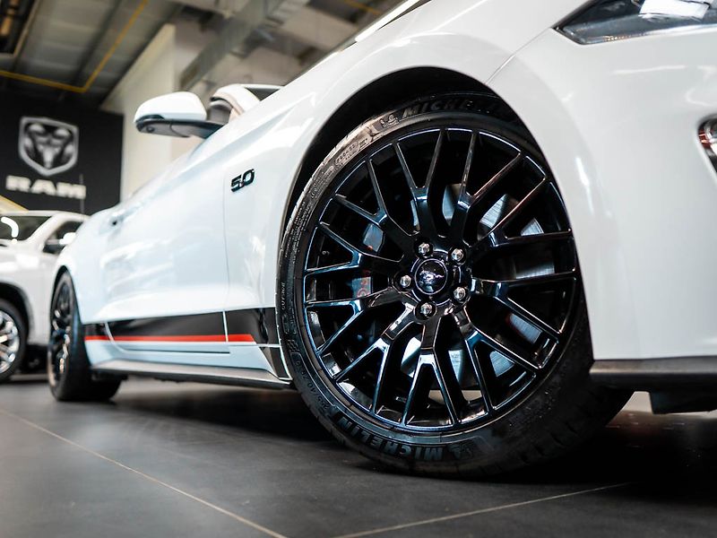 Ford Mustang (2019) 5.0 GT Premium Convertible - fotka 30 z 31