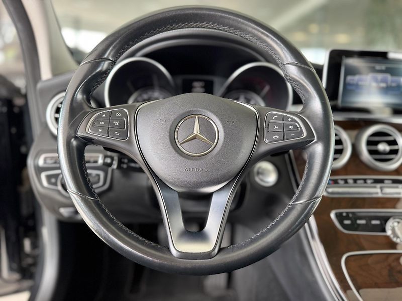 Mercedes-Benz Třídy C 250d 4Matic*Distronic*AirMatic - fotka 10 z 35