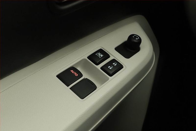 Suzuki Ignis (2018) 1.2, Serv.kniha, Park. senzory - fotka 10 z 13