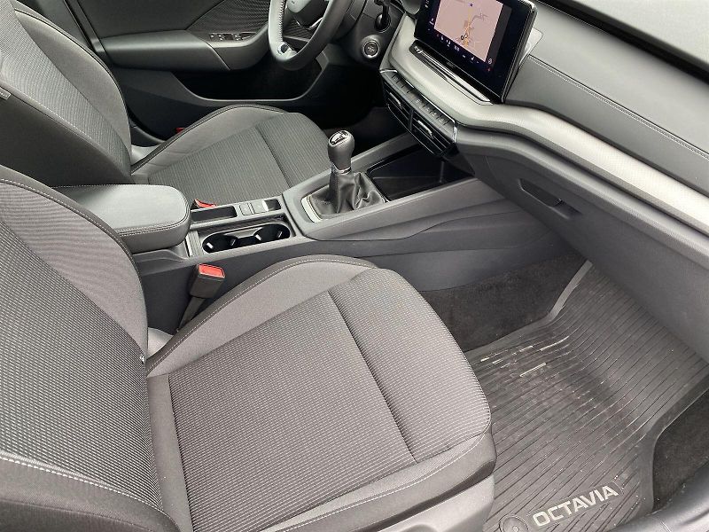 Škoda Octavia (2024) 1.5 TSI Ambition+ - fotka 8 z 34