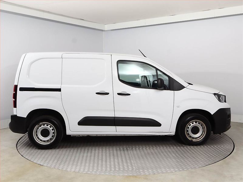 Peugeot Partner (2024) 1.5 BlueHDi, ČR, 1Maj, DPH - fotka 6 z 13