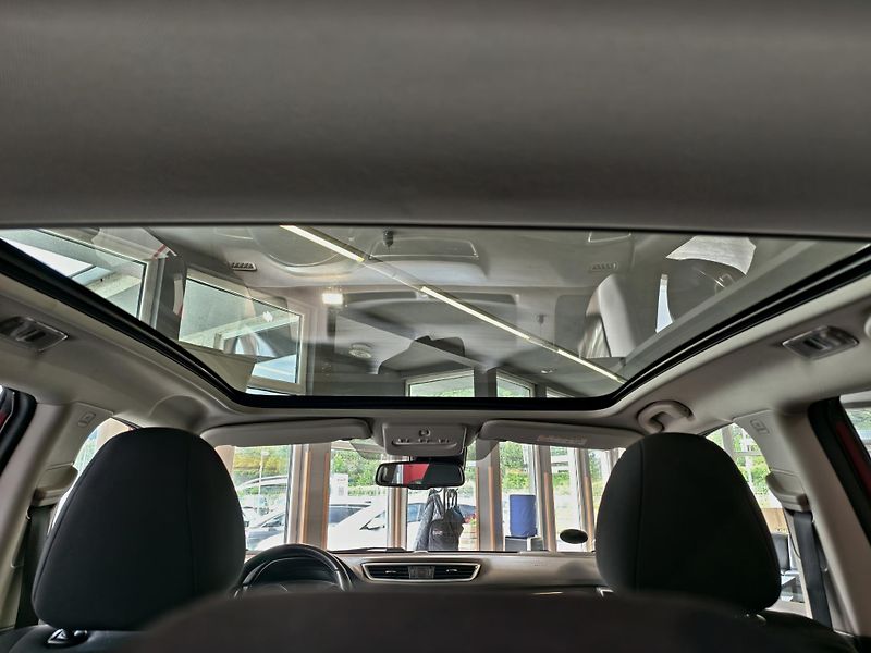 Nissan Qashqai 1.3 DIG-T 103kW KAMERA, PANO - fotka 15 z 25