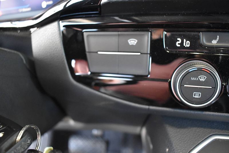 Volkswagen Multivan (2023) 2.0TDI 150kW DSG 4x4, LED, taž - fotka 21 z 26