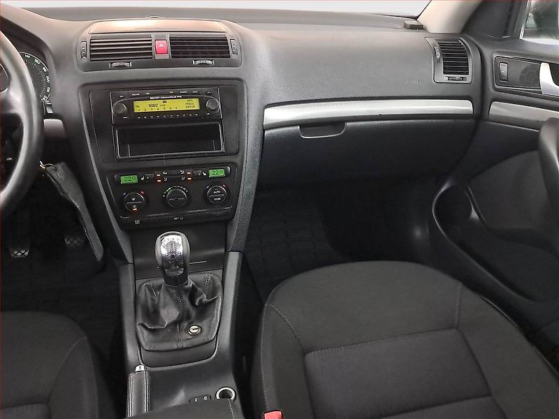 Škoda Octavia (2007) 2.0 TDI, nová STK, Tažné - fotka 8 z 15
