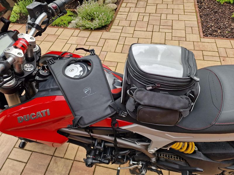 Ducati Hyperstrada 821 (2014) - fotka 6 z 17