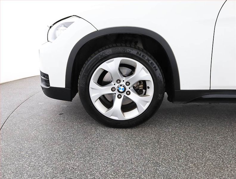 BMW X1 (2013) xDrive18d, 4X4, Automat, Navi - fotka 18 z 18