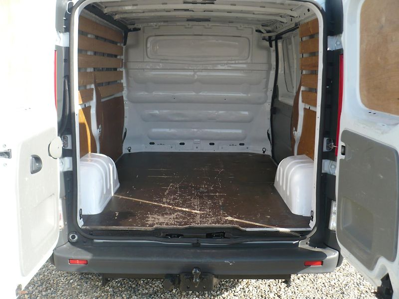 Opel Vivaro 2.0DCI L1H1 Klima - fotka 21 z 24