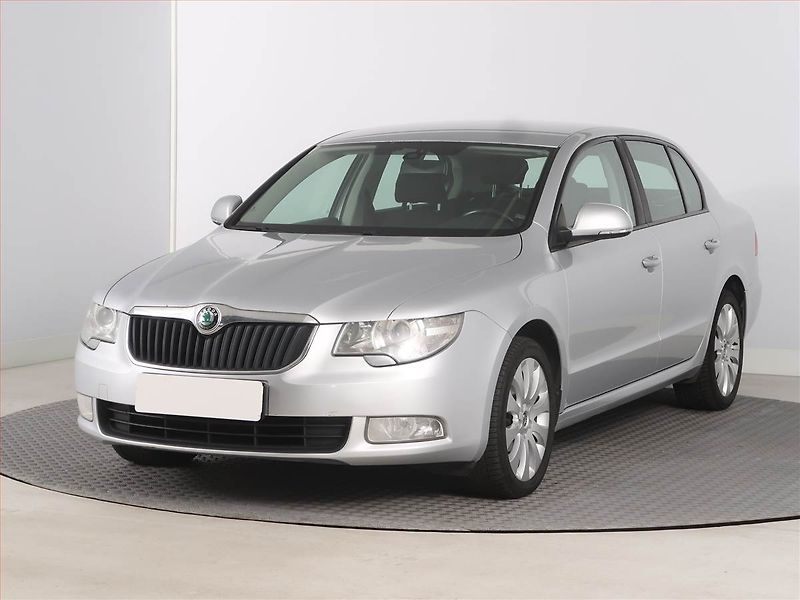 Škoda Superb (2013) Comfort 2.0 TDI, Tempomat - fotka 2 z 14