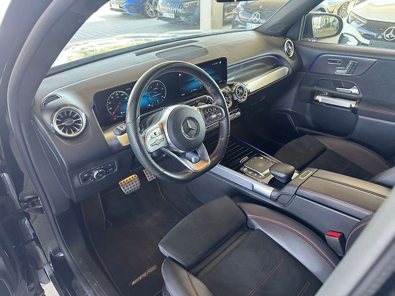 Mercedes-Benz GLB 200d 4M - fotka 17 z 21