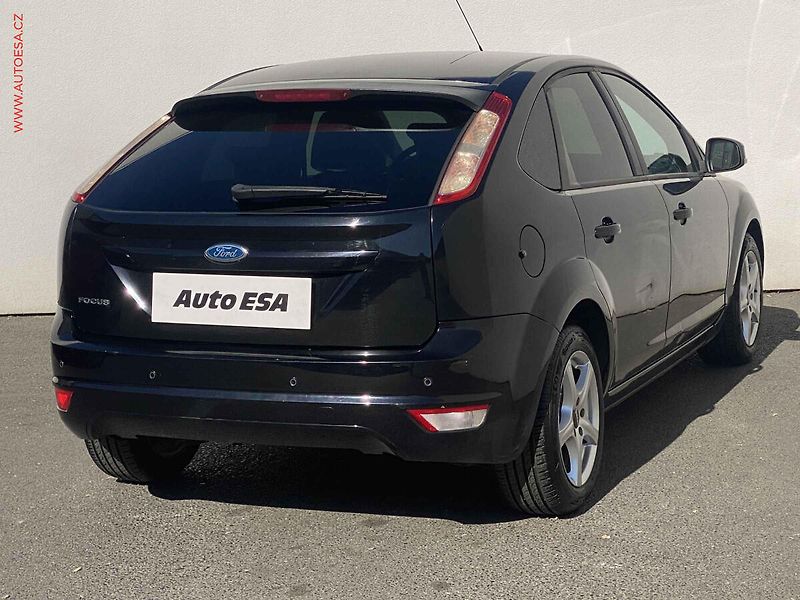 Ford Focus (2009) 1.6 i, AC, park.asist - fotka 4 z 14