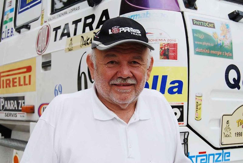 Rallye Dakar je fenomén. Jezdí se v etrémních podmínkách pouště už od roku 1979 a v jeho historii zanechali a stále zanechávají závodníci z Česka výraznou stopu.