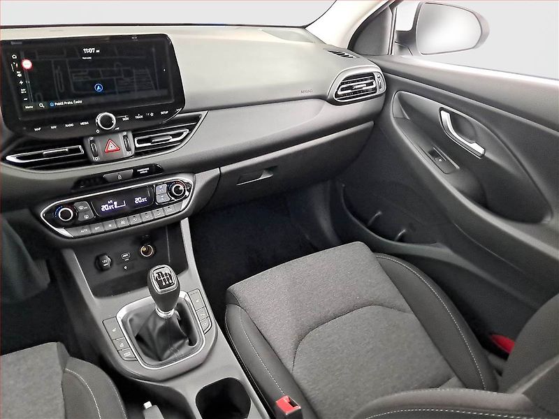 Hyundai i30 (2023) Smart 1.5 T-GDI MHEV, ČR,1.maj - fotka 8 z 20