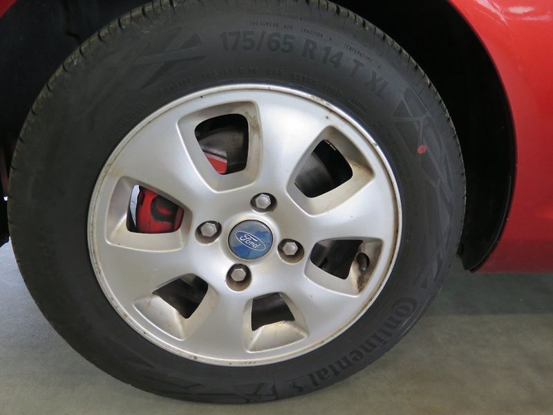 Ford Fiesta (2009) 1.4i,klima,výhřev,GHIA,senzory - fotka 17 z 21