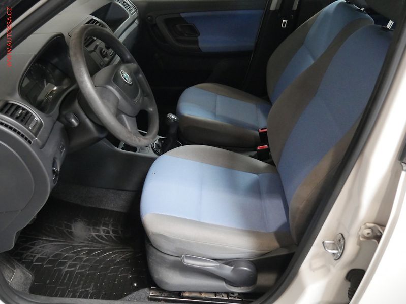 Škoda Fabia (2010) 1.2 TSI, ČR, AC - fotka 9 z 15