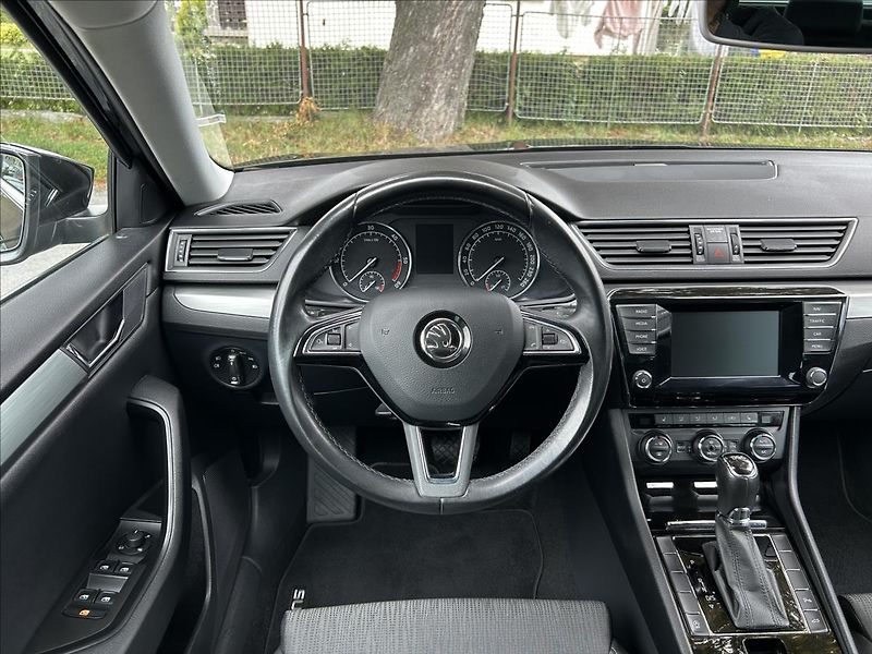 Škoda Superb 2,0 TDi DSG  BIXEN NAVI 1xMaji - fotka 17 z 50