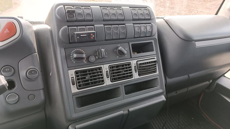 Iveco Eurocargo ML75E15 valník, plachta + čelo - fotka 8 z 17
