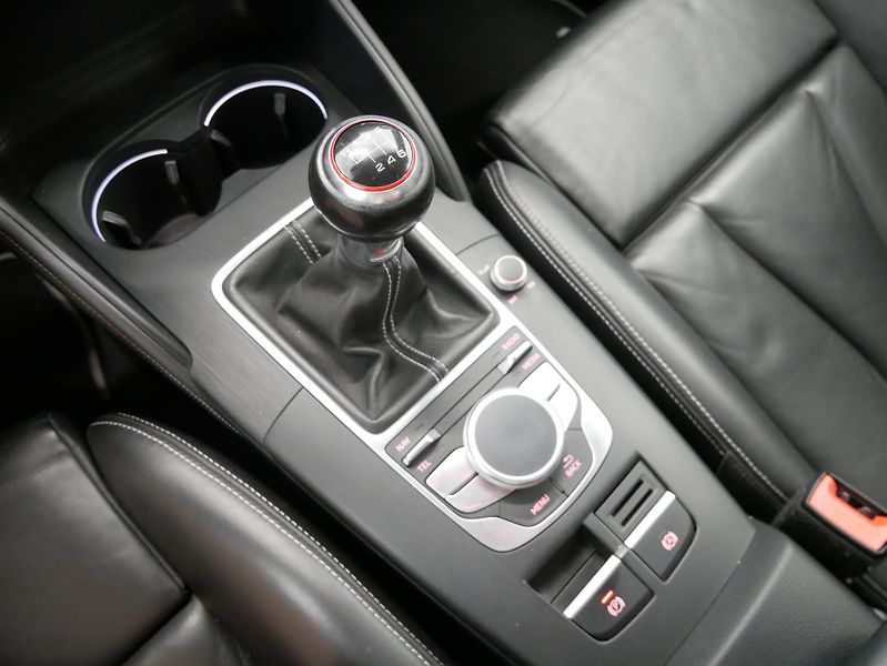 Audi S3 - fotka 23 z 26