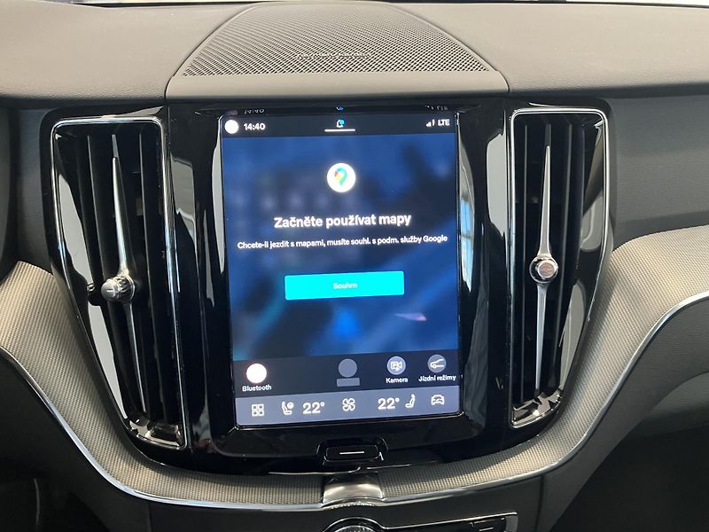 Volvo XC60 B5 AWD Plus Dark-REZERVACE - fotka 29 z 46