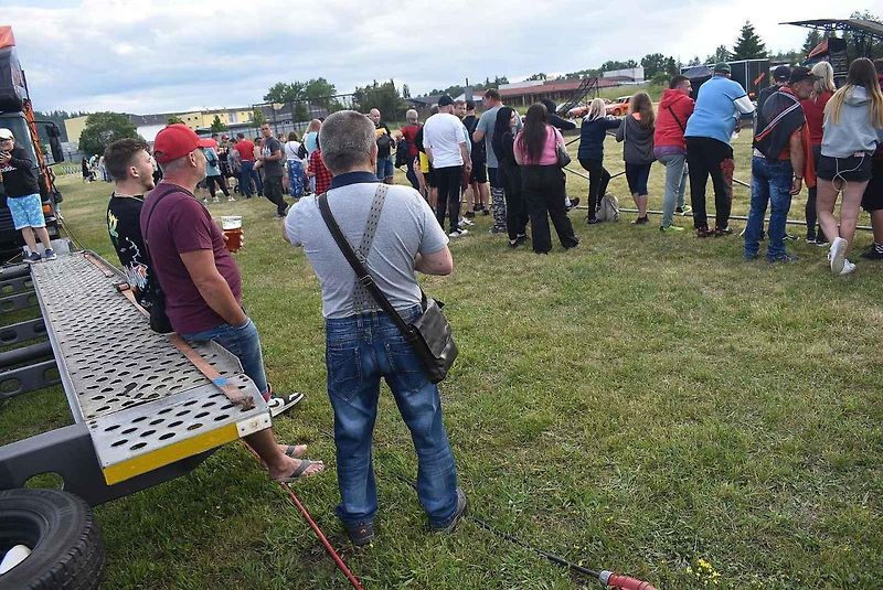 Kaskadéři z Flott Cascaders team předvedli v Bruntále své klasické autorodeo 25. června. V České Vsi vystoupí 28. června a v Bludově 1. července.