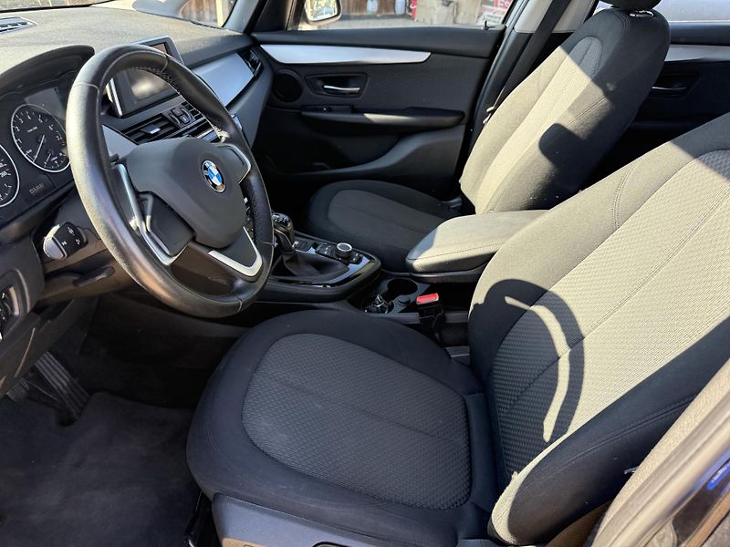 BMW Řada 2 (2015) 1.5 100kw spotřeba 4.9L2 - fotka 34 z 49
