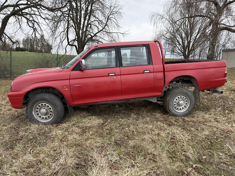 Mitsubishi L200 2,5 TD   4x4  5míst - fotka 4 z 21