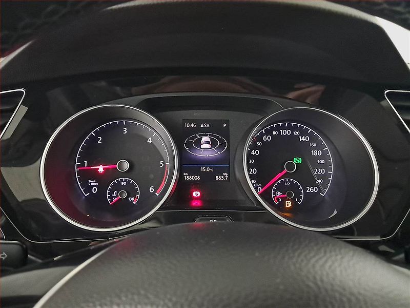 Volkswagen Touran (2019) Highline 2.0 TDI, Automat - fotka 11 z 16
