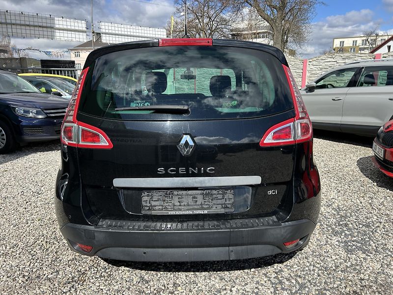 Renault Scénic (2010) 1.5 DCi 78 KW servisni kniha - fotka 9 z 29